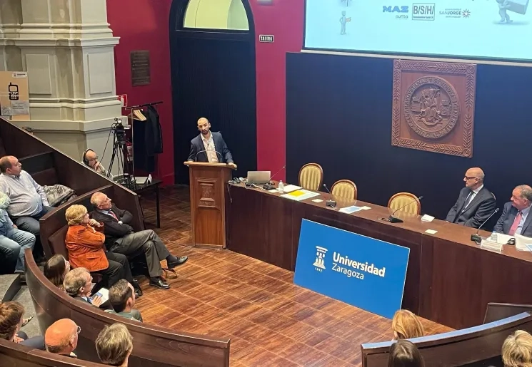 Juan Rabal, docente del grado en CCAFD, gana el premio a la mejor tesis doctoral de la Cátedra MAZ