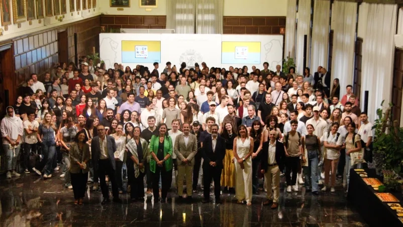 Alumnos internacionales de la USJ son recibidos por el Ayuntamiento de Zaragoza