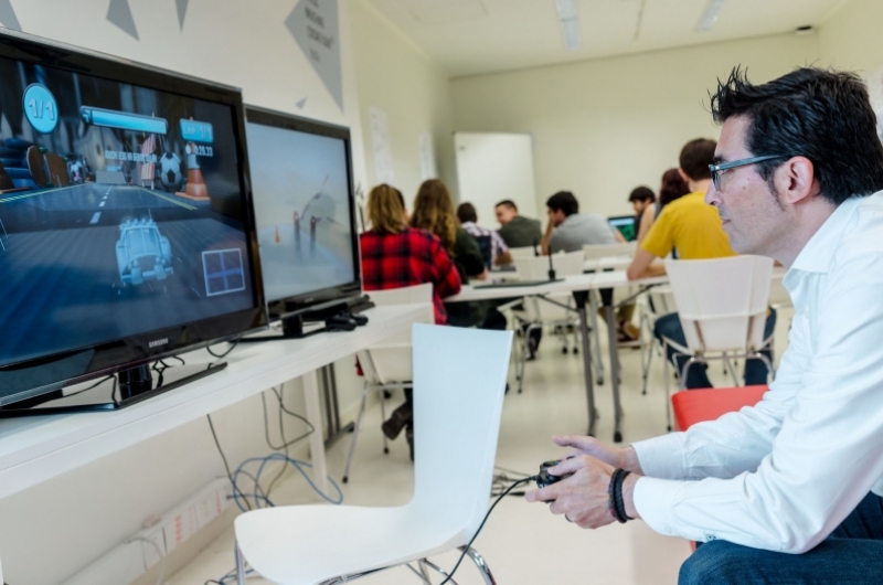 Profesores y alumnos del grado Ingeniería Informática&Diseño y Desarrollo de Videojuegos