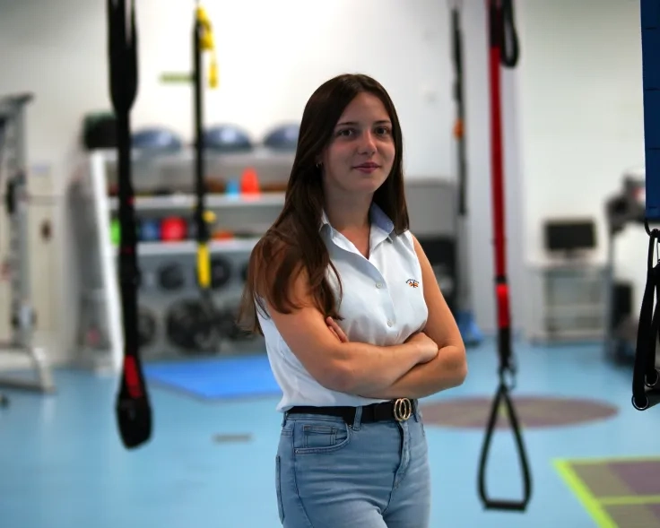 Elegí Fisioterapia porque me encantaba la idea de estudiar una carrera que me permitiera ayudar a la gente a mejorar su calidad de vida. Fue un privilegio tener contacto con los pacientes desde primero, y me dio la oportunidad de trasladar lo que aprendíamos en clase a casos reales.